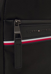 Tommy Hilfiger 1985 MINI REPORTER UNISEX Across body bag black 1985 MINI REPORTER UNISEX — Сумка через плечо черный