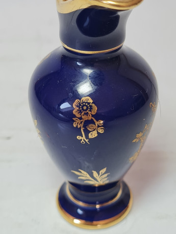 Ваза винтажная Limoges France, темно-синий фарфор с золотым декором "Влюбленная пара", 9,5 x 6,5 см, Франция, 1960-70гг.