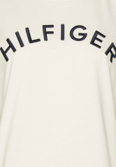 Tommy Hilfiger REG VARSITY EMB C-NK SS Print T-shirt weathered white REG VARSITY EMB C-NK SS Футболка с принтом выветрившийся белый