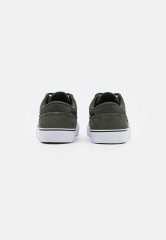 Nike SB CHRON 2 UNISEX Sneaker low sequoia/black/white CHRON 2 UNISEX Низкие кроссовки женские секвойя/черный/белый