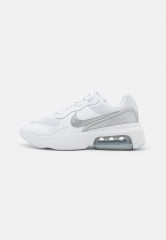 Nike Sportswear AIR MAX VERONA Sneaker low white/metallic silver AIR MAX VERONA Низкие кроссовки женские белый/серебристый металлик