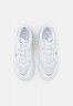 Nike Sportswear AIR MAX VERONA Sneaker low white/metallic silver AIR MAX VERONA Низкие кроссовки женские белый/серебристый металлик