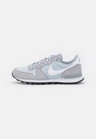 Nike Sportswear INTERNATIONALIST Sneaker low wolf grey/white/pure platinum/black INTERNATIONALIST Низкие кроссовки женские волчий серый/белый/чистая платина/черный