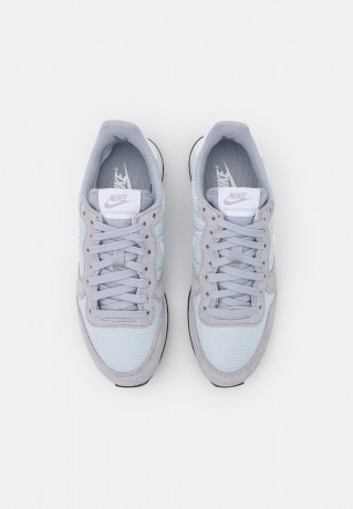 Nike Sportswear INTERNATIONALIST Sneaker low wolf grey/white/pure platinum/black INTERNATIONALIST Низкие кроссовки женские волчий серый/белый/чистая платина/черный