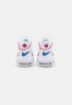 Nike Sportswear AIR MORE UPTEMPO 96 UNISEX Sneaker high white/game royal/university red/sail AIR MORE UPTEMPO 96 UNISEX Высокие кроссовки женские белый/игровой королевский/университетский красный/парус