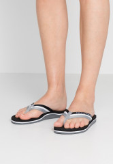 Tommy Hilfiger LOVES BEACH T-bar sandals black LOVES BEACH Сандалии с Т-образной перемычкой черный