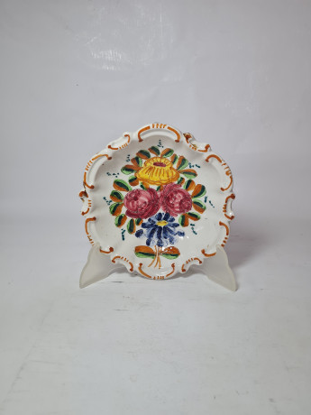 Тарелка винтажная декоративная Graf.E.DIP., Amano с яркими крупными цветами и фигурным краем, керамика, 19 см, Италия, 1960-70гг.