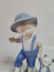 Статуэтка винтажная Lladro "Мальчик с медвежонком", фарфор, 12 x 6 см, Испания, 1960-70гг. 