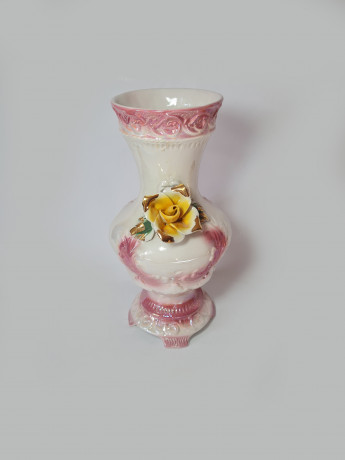 Capodimonte Italy Белая Ваза "Чайная роза" с шестью искусственными розами, 34см x 18см, Италия, 1960-70гг.