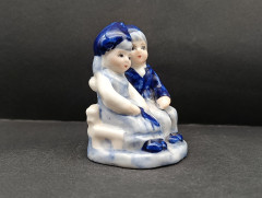 Статуэтка винтажная Delft Blue "Влюбленная пара", фарфор, 8 х 6 см, Голландия, 1960-70гг.