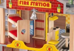 KidKraft Deluxe Fire Station Set Набор «Пожарная станция Делюкс»
