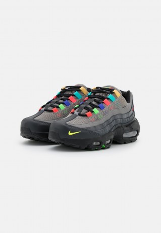Nike Sportswear AIR MAX 95 Sneaker low light charcoal/university red/black AIR MAX 95 низкие кроссовки женские светло-угольный/университетский красный/черный