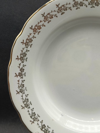 Тарелка винтажная S.C.Richard, Lambrate, позолоченный узор по краю, фарфор, 23 см, Италия, 1960-70гг.