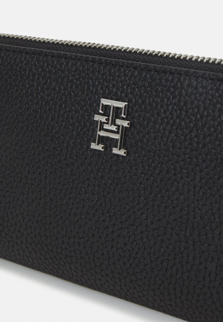Tommy Hilfiger EMBLEM LARGE Wallet black ЭМБЛЕМА БОЛЬШАЯ Бумажник черный