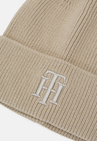 Tommy Hilfiger MODERN SURPLUSLIGHT BEANIE Beanie beige ШАПКА MODERN SURPLUSLIGHT Шапочка бежевый