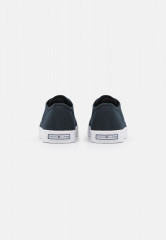 Tommy Hilfiger ESSENTIAL  Trainers desert sky ESSENTIAL Кроссовки небо пустыни