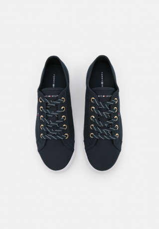 Tommy Hilfiger ESSENTIAL  Trainers desert sky ESSENTIAL Кроссовки небо пустыни