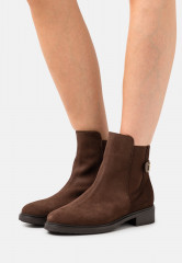 Tommy Hilfiger COIN FLAT BOOT Classic ankle boots chocolate COIN FLAT BOOT Классические ботильоны шоколад