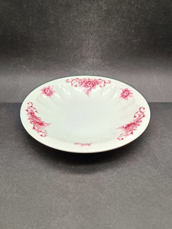 Тарелка винтажная Seltmann Weiden Bavaria с обьемным принтом из розовых цветков, с гранями, фарфор, 19 см, Германия, 1960-70гг.