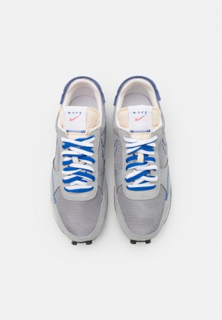 Nike Sportswear DBREAK TYPE SE GEL UNISEX Sneaker low smoke grey/racer blue DBREAK TYPE SE GEL UNISEX Низкие кроссовки женские дымчато-серый/гоночный синий