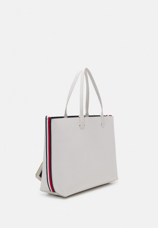Tommy Hilfiger ICONIC TOTE SET Tote bag bright white ICONIC TOTE SET Сумка-тоут ярко-белый