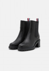 Tommy Hilfiger OUTDOOR CHELSEA MID HEEL BOOT Classic ankle boots black OUTDOOR CHELSEA MID HEEL BOOT Классические ботильоны черный
