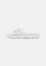 Tommy Hilfiger ELEVATED FLAT  Mules white ПОВЫШЕННАЯ КВАРТИРА Мюли белый