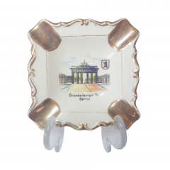 Пепельница винтажная Kronach Bavaria, фарфор с изображением Браунденбургских ворот в Берлине, 8,5 x 8,5 x 2 см, Германия, 1960-70гг.