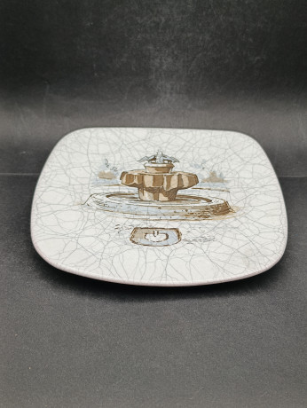 Тарелка декоративная винтажная Karlsruhe, с изображением фонтана, кракелюр, ручная роспись, 18.5 х 18.5 см, Германия, 1970-80гг.