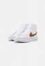 Nike Sportswear BLAZER MID #x27;77 Sneaker high white BLAZER MID #x27;77 Высокие кроссовки женские белый