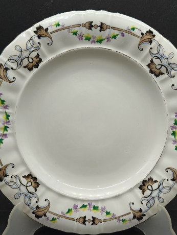Тарелка винтажная N.G.F с растительным узором по краю, фарфор, 24 см, Германия, конец XVIII - нач. XIX вв.