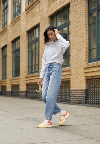 Nike Sportswear AIR FORCE FONTANKA Sneaker low summit white/hyper pink/solar flare/soft pink/magma orange/kumquat AIR FORCE FONTANKA Низкие кроссовки женские вершина белого/гипер-розовый/солнечный блик/нежно-розовый/магма-оранжевый/кумкват