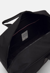 Tommy Hilfiger ESSENTIAL DUFFLE UNISEX Weekend bag black ESSENTIAL DUFFLE UNISEX Сумка выходного дня черный