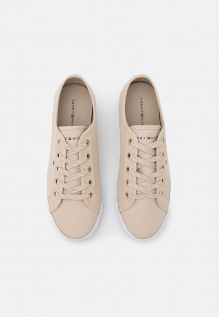 Tommy Hilfiger ESSENTIAL  Trainers classic beige ESSENTIAL Кроссовки классический бежевый
