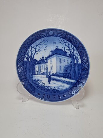 Royal Copenhagen Декоративная тарелка "Зимний дом", фарфор, 18см, Дания, 1975г