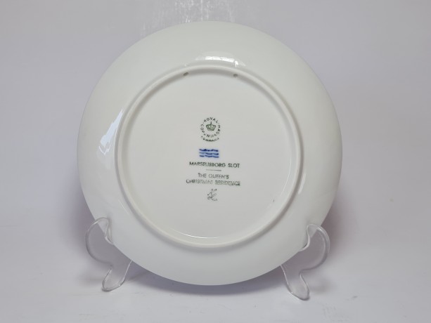 Royal Copenhagen Декоративная тарелка "Зимний дом", фарфор, 18см, Дания, 1975г