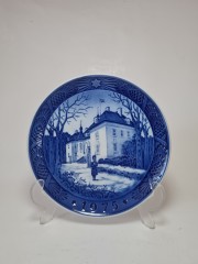 Royal Copenhagen Декоративная тарелка "Зимний дом", фарфор, 18см, Дания, 1975г