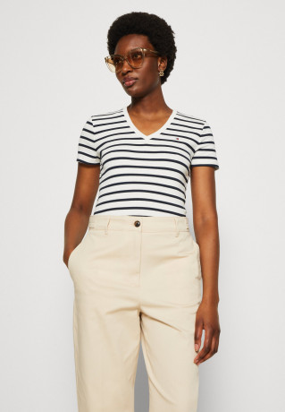 Tommy Hilfiger SLIM CODY NECK Print T-shirt white/desert sky SLIM CODY NECK Футболка с принтом белое/пустынное небо