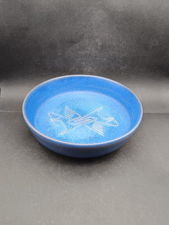 Тарелка декоративная винтажная Karlsruher / Lebensversicherung A-G, золотой асбтрактный декор на синем, керамика, 21 см, Германия, 1970-80гг.