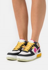 Nike Sportswear AF1 FONTANKA MC Sneaker low off noir/pink prime/summit white/plum fog/dark sulfur/olive aura AF1 FONTANKA MC кроссовки женские низкие Off Noir/Pink Prime/Summit White/Сливовый туман/Темная сера/Оливковая аура