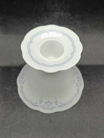 Подсвечник винтажный миниатюрный Seltmann Weiden Bavaria / Коллекция Julia, с тонким голубым узором, фарфор, 8.5 х 9 см, Западная Германия, 1970-80гг.