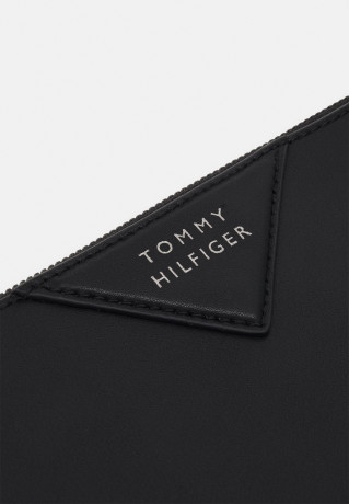 Tommy Hilfiger DRESS CASUAL PORTFOLIO UNISEX Laptop bag black ПЛАТЬЕ CASUAL PORTFOLIO UNISEX Сумка для ноутбука черный