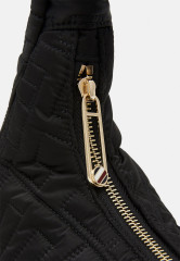 Tommy Hilfiger CHIC SHOULDER Handbag black ШИКАРНОЕ ПЛЕЧО сумочка черный