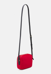 Tommy Hilfiger POPPY CROSSOVER Across body bag red corporate POPPY CROSSOVER Сумка через плечо красный корпоратив