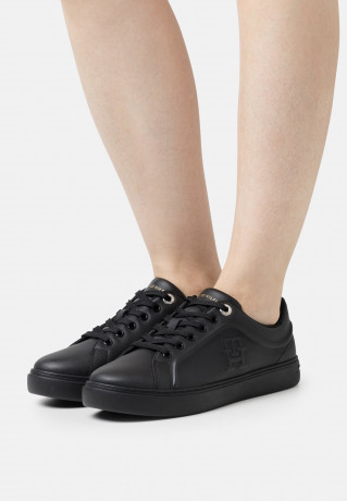 Tommy Hilfiger CASUAL CUPSOLE Trainers triple black CASUAL CUPSOLE Кроссовки тройной черный