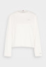 Tommy Hilfiger MINI LOGO Long sleeved top weathered white MINI LOGO Топ с длинными рукавами выветрившийся белый