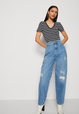 Tommy Hilfiger SLIM CODY NECK Print T-shirt breton desert sky white SLIM CODY NECK Футболка с принтом бретонская пустыня небо белое