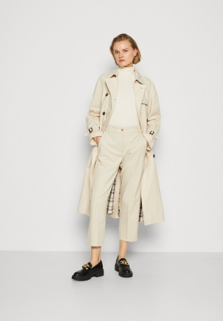 Tommy Hilfiger STRAIGHT PANT Chinos classic beige ПРЯМЫЕ БРЮКИ Брюки чинос классический бежевый