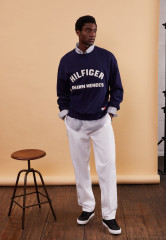 Tommy Hilfiger TOMMY HILFIGER X SHAWN MENDES CREWNECK UNISEX Sweatshirt carbon navy TOMMY HILFIGER X SHAWN MENDES CREWNECK UNISEX Толстовка углеродный флот